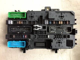 bontott OPEL ASTRA H Biztosítéktábla Csomagtér