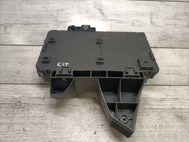 bontott OPEL ASTRA H Biztosítéktábla Csomagtér