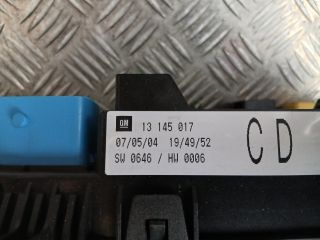 bontott OPEL ASTRA H Biztosítéktábla Csomagtér