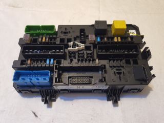 bontott OPEL ASTRA H Biztosítéktábla Csomagtér