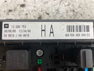 bontott OPEL ASTRA H Biztosítéktábla Doboz