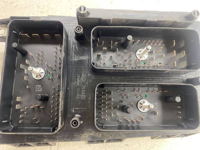 bontott OPEL ASTRA H Biztosítéktábla Doboz