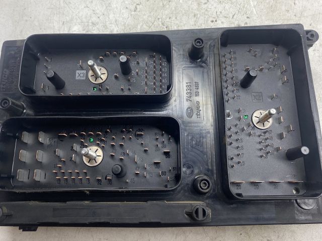 bontott OPEL ASTRA H Biztosítéktábla Doboz