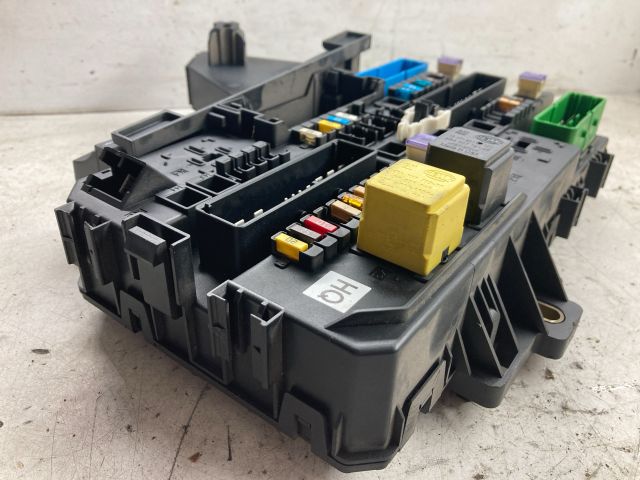 bontott OPEL ASTRA H Biztosítéktábla Doboz