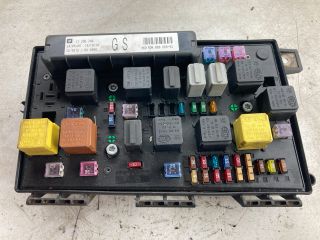 bontott OPEL ASTRA H Biztosítéktábla Doboz