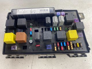 bontott OPEL ASTRA H Biztosítéktábla Doboz