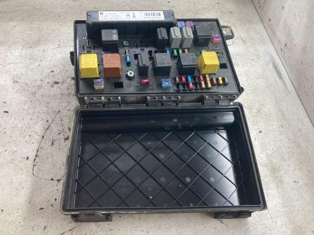 bontott OPEL ASTRA H Biztosítéktábla Doboz