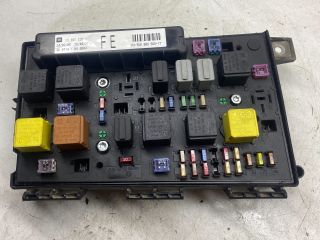 bontott OPEL ASTRA H Biztosítéktábla Doboz