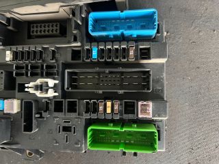 bontott OPEL ASTRA H Biztosítéktábla Doboz