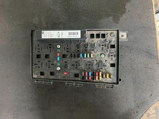 bontott OPEL ASTRA H Biztosítéktábla Doboz