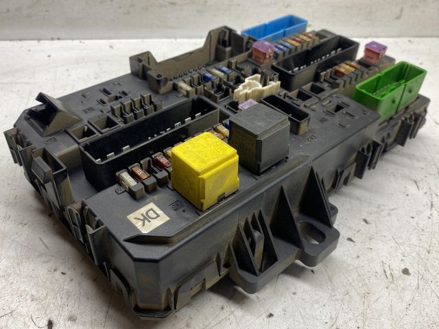 bontott OPEL ASTRA H Biztosítéktábla Doboz