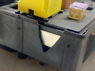 bontott OPEL ASTRA H Biztosítéktábla Doboz