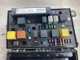 bontott OPEL ASTRA H Biztosítéktábla Doboz