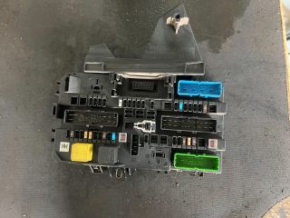 bontott OPEL ASTRA H Biztosítéktábla Doboz