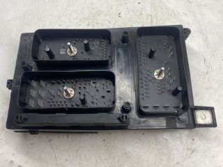 bontott OPEL ASTRA H Biztosítéktábla Doboz