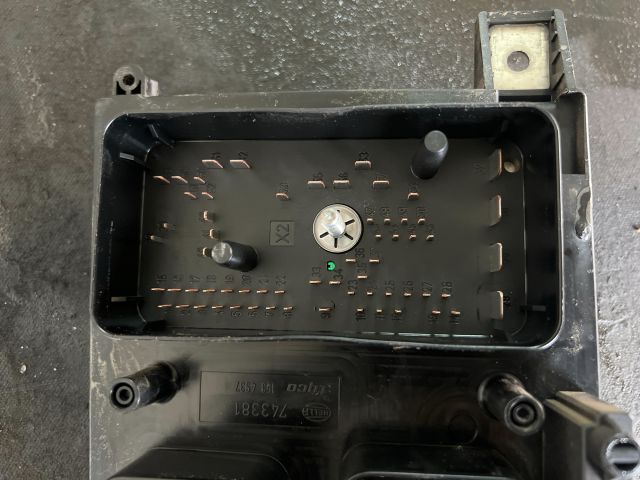 bontott OPEL ASTRA H Biztosítéktábla Doboz