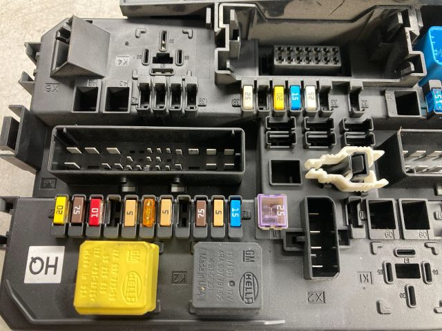 bontott OPEL ASTRA H Biztosítéktábla Doboz