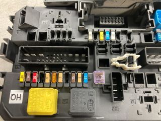 bontott OPEL ASTRA H Biztosítéktábla Doboz