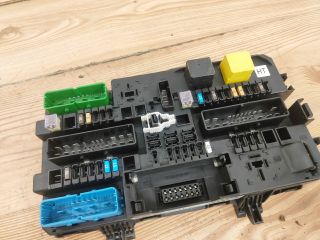 bontott OPEL ASTRA H Biztosítéktábla Utastér