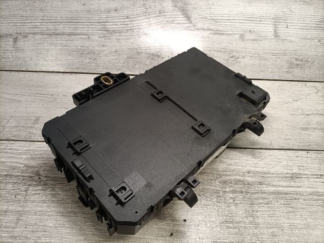 bontott OPEL ASTRA H Biztosítéktábla Utastér