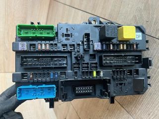 bontott OPEL ASTRA H Biztosítéktábla Utastér