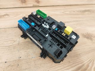 bontott OPEL ASTRA H Biztosítéktábla Utastér