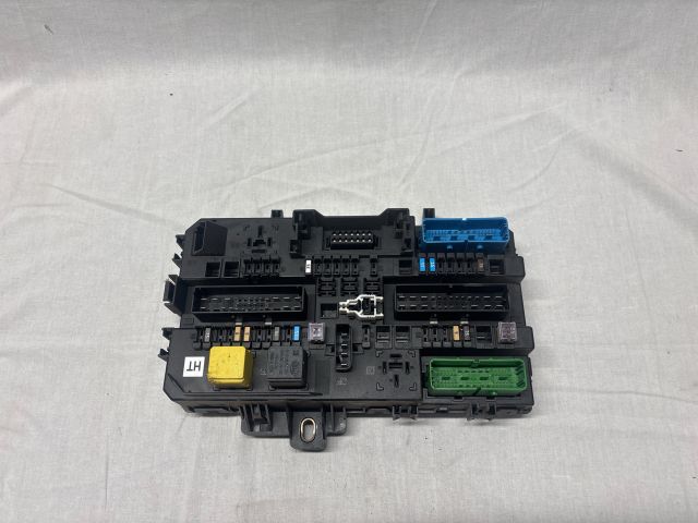 bontott OPEL ASTRA H Biztosítéktábla Utastér