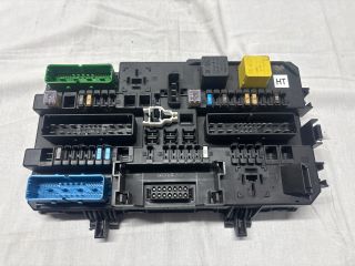 bontott OPEL ASTRA H Biztosítéktábla Utastér