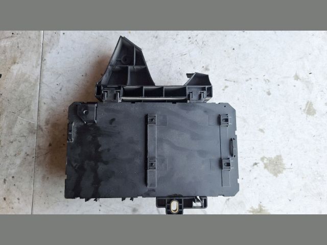 bontott OPEL ASTRA H Biztosítéktábla Utastér