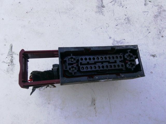 bontott OPEL ASTRA H Csatlakozó