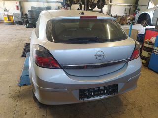 bontott OPEL ASTRA H Csomagtérajtó Burkolat Alsó