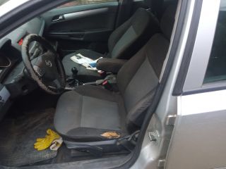 bontott OPEL ASTRA H Csomagtérajtó Burkolat (Részeivel)