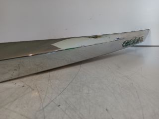 bontott OPEL ASTRA H Csomagtérajtó Díszléc