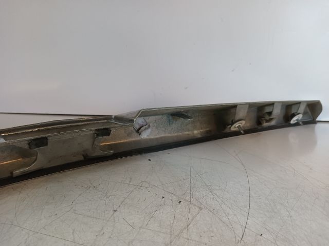 bontott OPEL ASTRA H Csomagtérajtó Díszléc