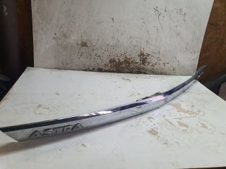 bontott OPEL ASTRA H Csomagtérajtó Díszléc