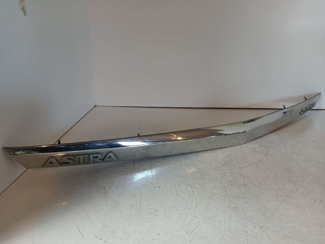 bontott OPEL ASTRA H Csomagtérajtó Díszléc