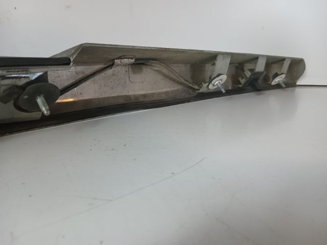 bontott OPEL ASTRA H Csomagtérajtó Díszléc