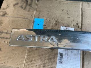 bontott OPEL ASTRA H Csomagtérajtó Díszléc