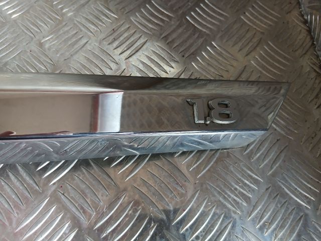 bontott OPEL ASTRA H Csomagtérajtó Díszléc