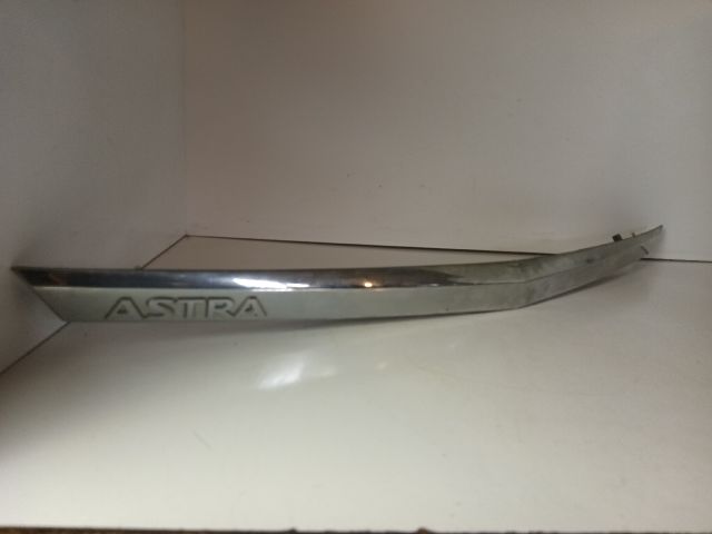 bontott OPEL ASTRA H Csomagtérajtó Díszléc