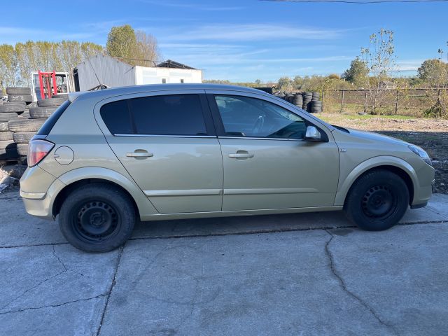 bontott OPEL ASTRA H Csomagtérajtó Kapcsoló