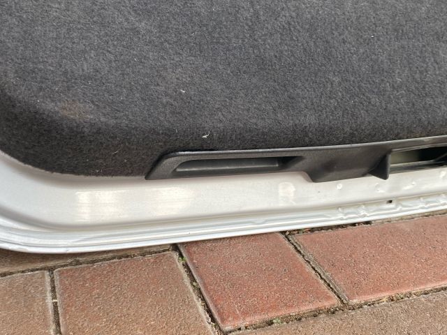 bontott OPEL ASTRA H Csomagtérajtó Kárpit