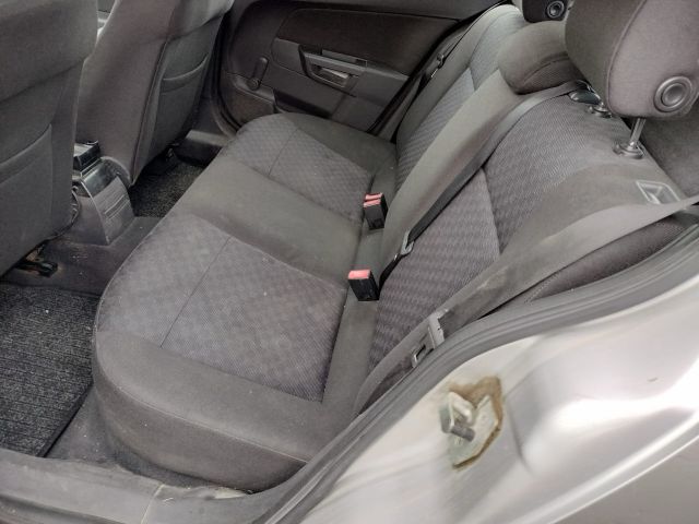 bontott OPEL ASTRA H Csomagtérajtó Kárpit