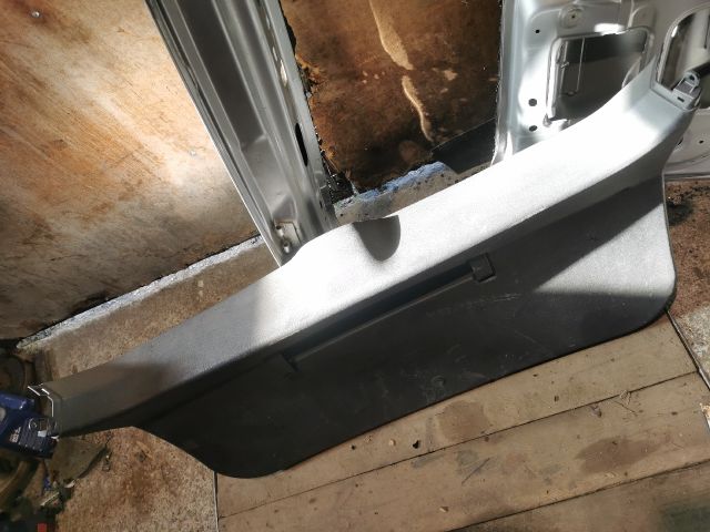 bontott OPEL ASTRA H Csomagtérajtó Kárpit