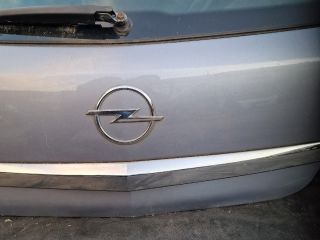 bontott OPEL ASTRA H Csomagtérajtó (Részeivel)