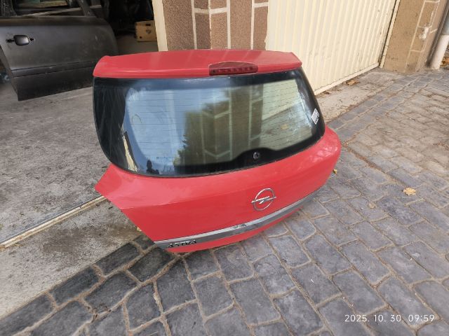 bontott OPEL ASTRA H Csomagtérajtó (Részeivel)