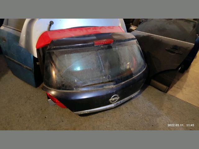 bontott OPEL ASTRA H Csomagtérajtó (Részeivel)