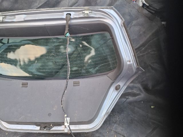 bontott OPEL ASTRA H Csomagtérajtó (Részeivel)