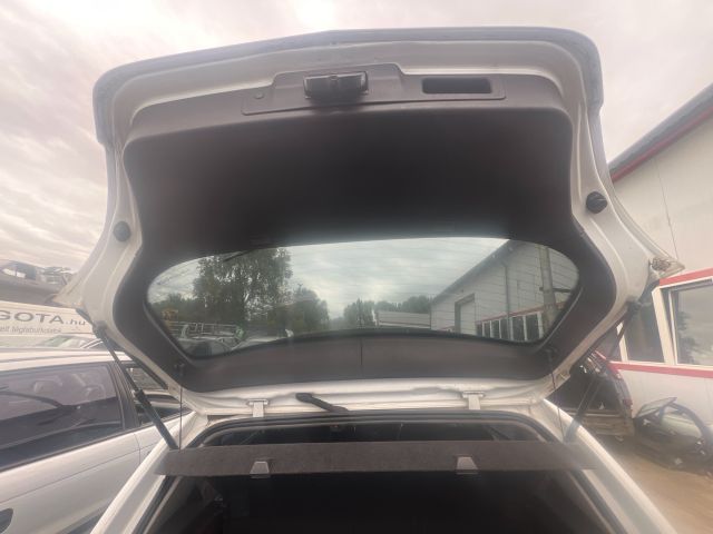 bontott OPEL ASTRA H Csomagtérajtó (Üres lemez)