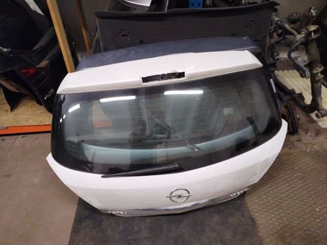 bontott OPEL ASTRA H Csomagtérajtó (Üres lemez)